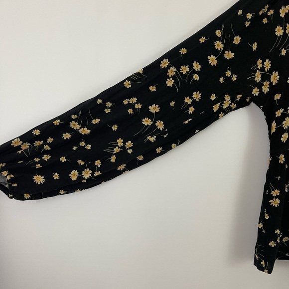 American Eagle Outfitters Blouse Womens S Black w. Yellow Floral Puff Sleeve Top - Picture 14 of 14